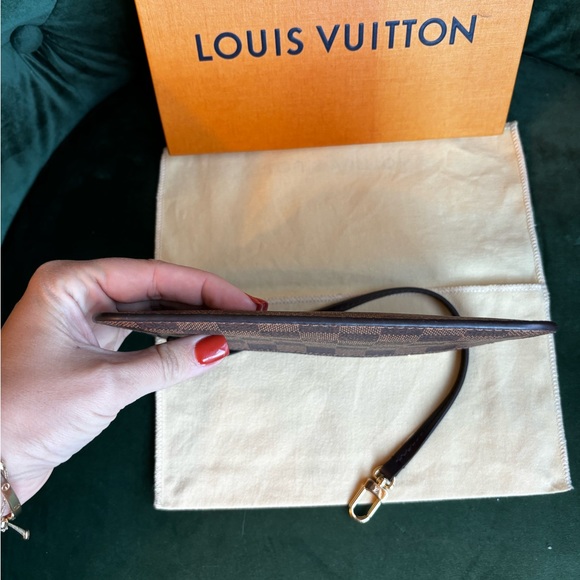 Authentic Louis Vuitton Neverfull PM clutch damier ebene red lining NEW - Picture 7 of 12